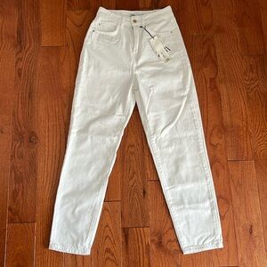 ZARA JEANS SIZE 2🤍